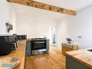 Kitchen- click for photo gallery